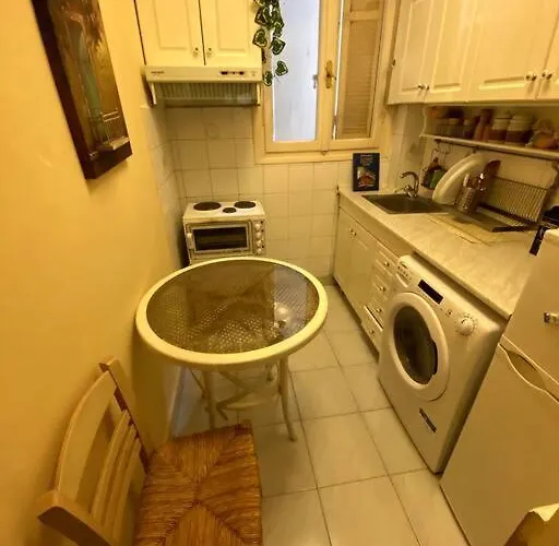 Cute 2bdrm In Salonica Center Apartament *